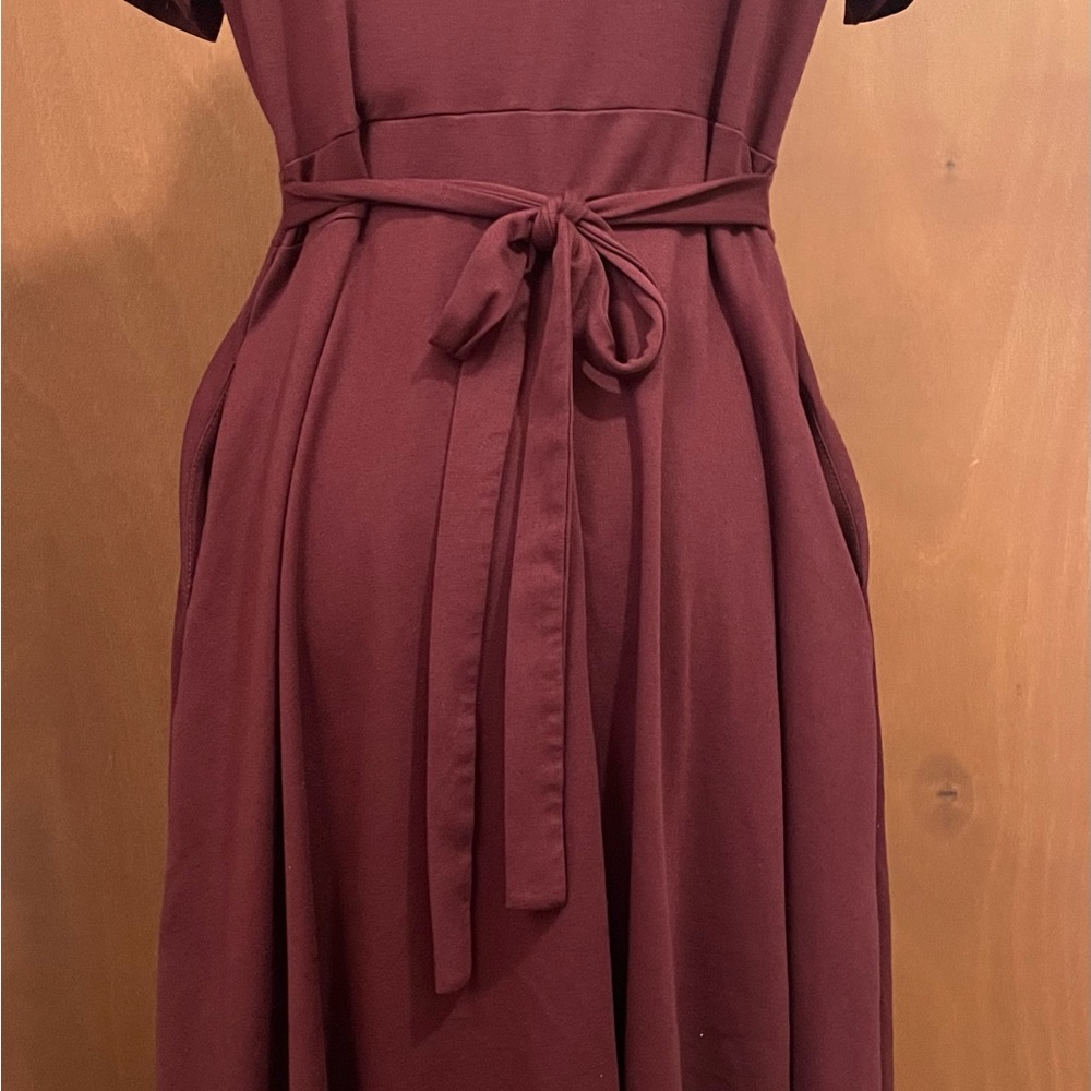 Many dress but handy fit and flare dress - Picture 3 of 7